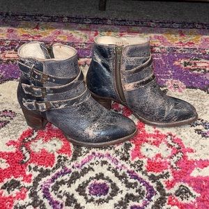 EUC Bed Stu Distressed Black Booties